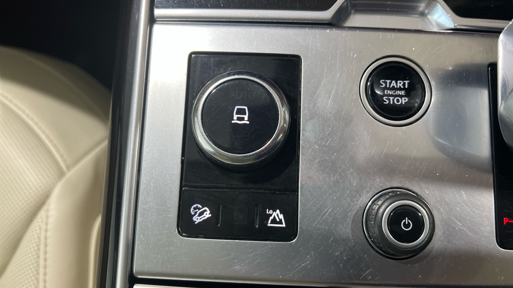 Land Rover Range Rover 3.0 D300 Hse White #57
