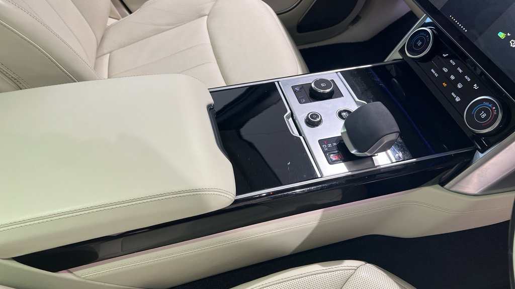 Land Rover Range Rover 3.0 D300 Hse White #40