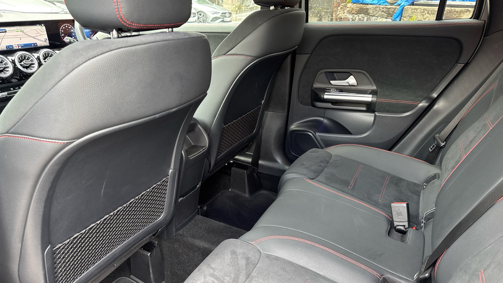 Mercedes-Benz GLA Class Gla 200 Amg Line Executive Grey #17