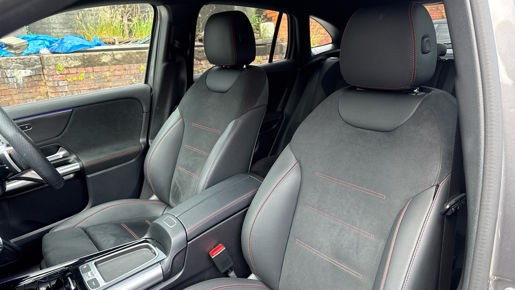 Mercedes-Benz GLA Class Gla 200 Amg Line Executive Grey #24
