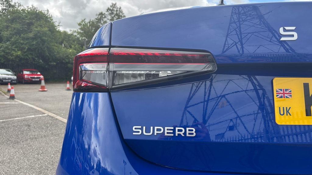 Skoda Superb 1.5 Tsi E-tec Se Technology Dsg Red #21