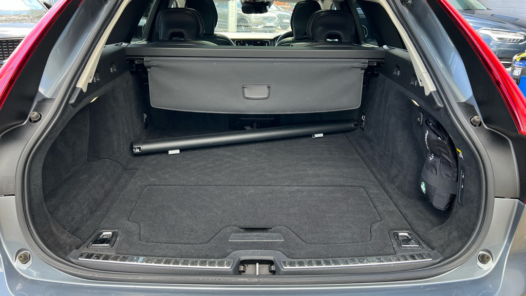 Volvo V90 2.0 D4 Inscription Pro 188 Bhp Blue #15