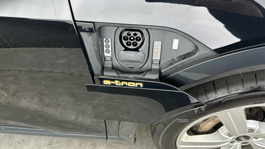 Audi E-tron 300Kw 55 Quattro 95Kwh Technik 22Kwch  #32