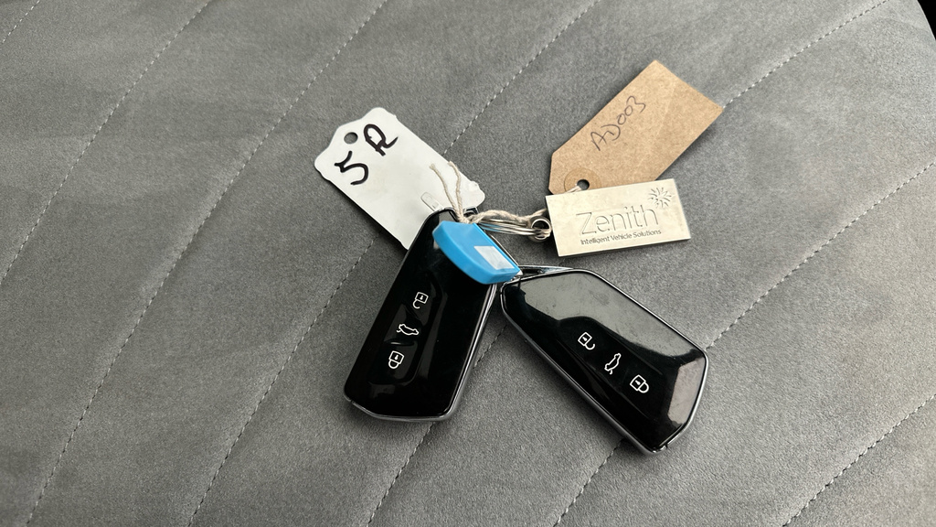 Volkswagen ID.3 Family Pro White #31
