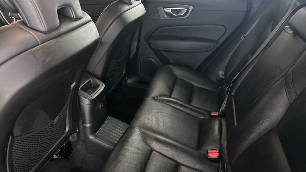 Volvo XC60 2.0 B5p Plus Dark Awd Geartronic Black #17