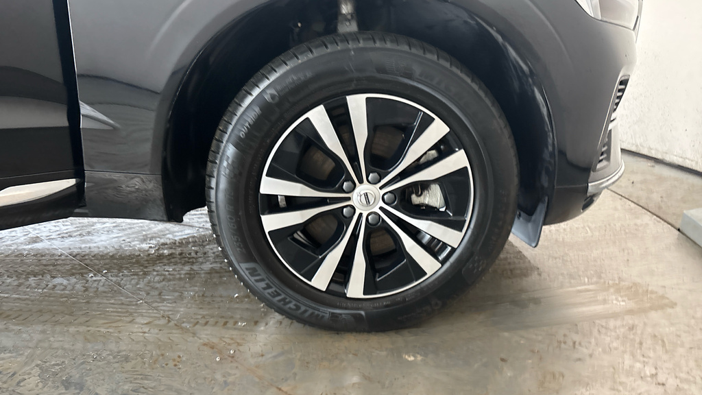 Volvo XC60 2.0 B5p Plus Dark Awd Geartronic Black #23