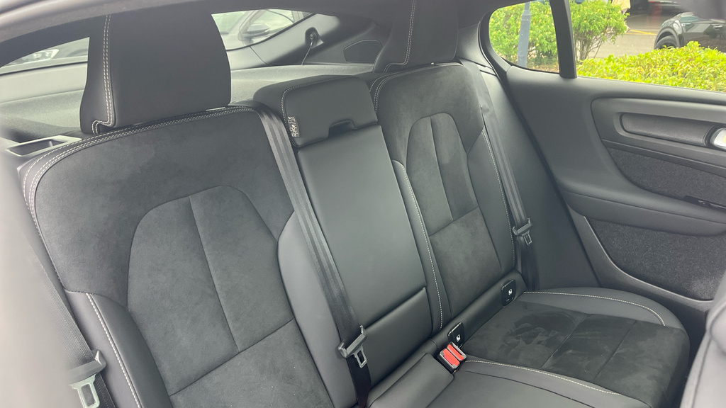 Volvo C40 Core Blue #14