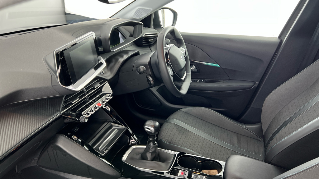 Peugeot 208 1.2 Puretech Active Premium 2022 Yellow #29