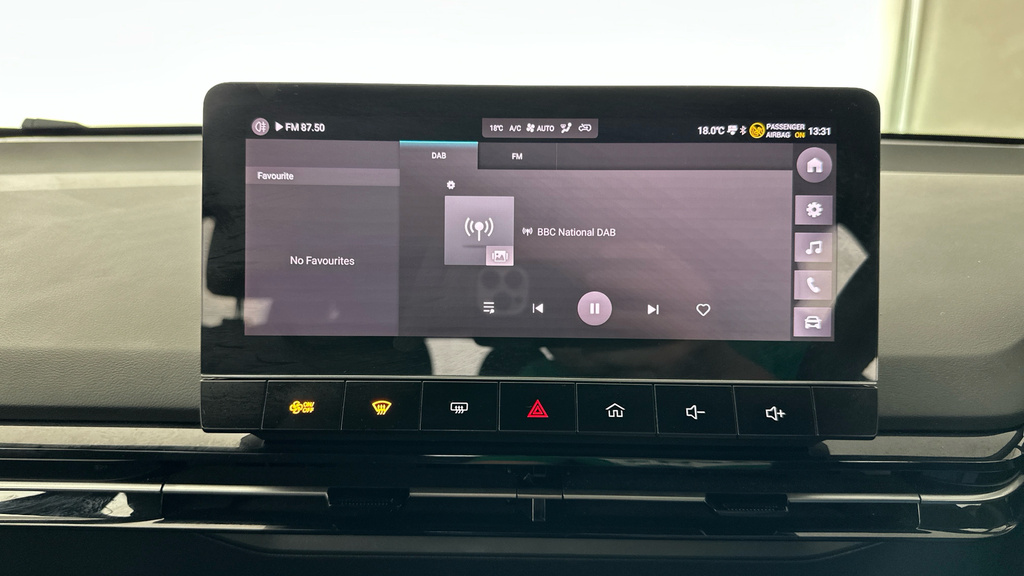 MG MG4 150Kw Trophy Ev Long Range 64Kwh White #15