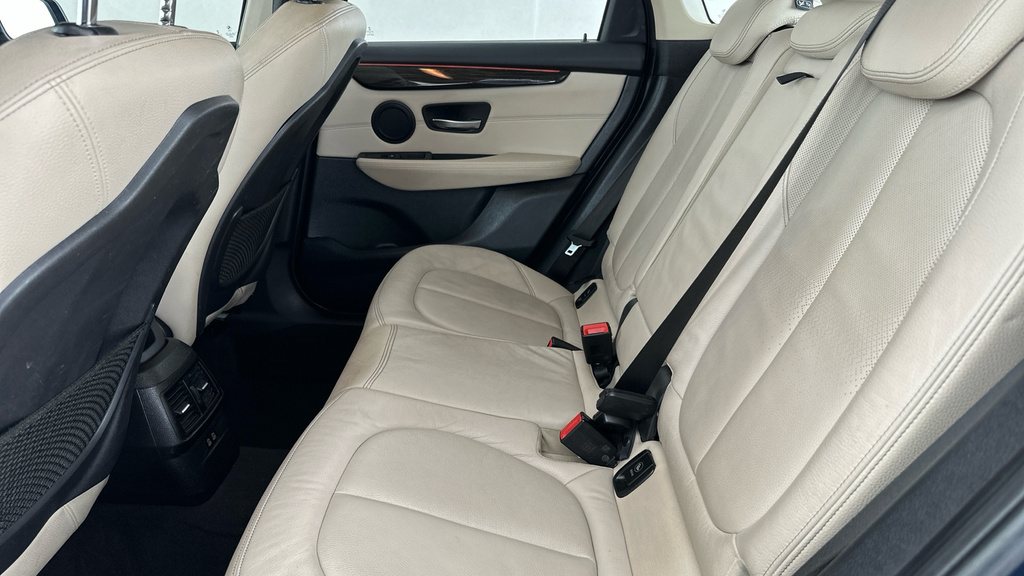 BMW 2 Series Active Tourer 2018 Bmw 2 Series 216D Se Active Tourer White #19