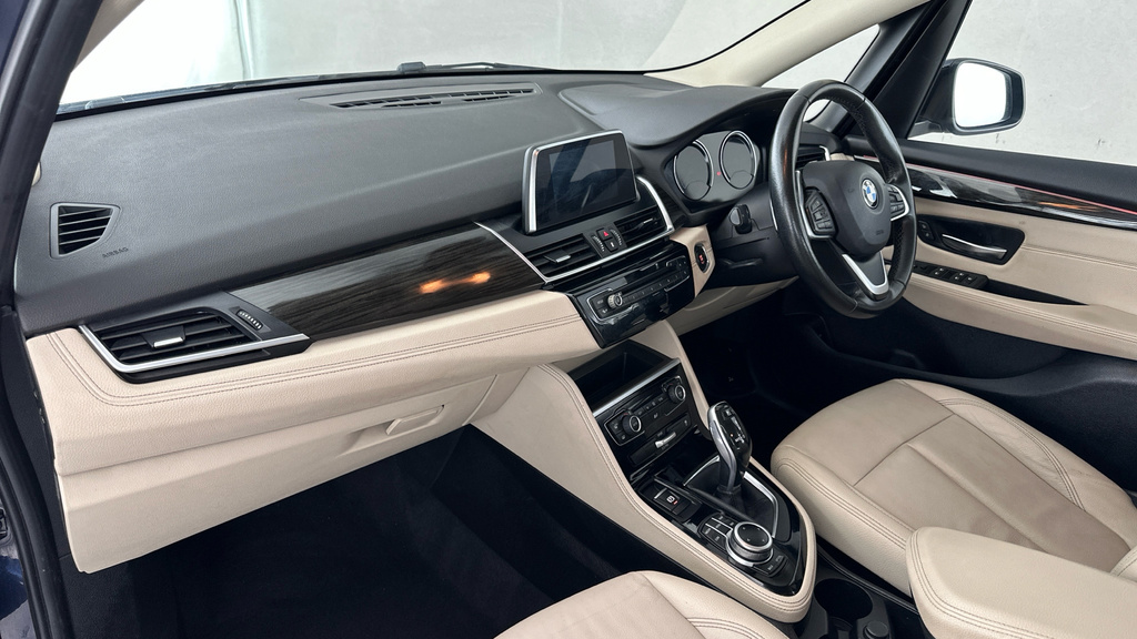 BMW 2 Series Active Tourer 2018 Bmw 2 Series 216D Se Active Tourer White #11