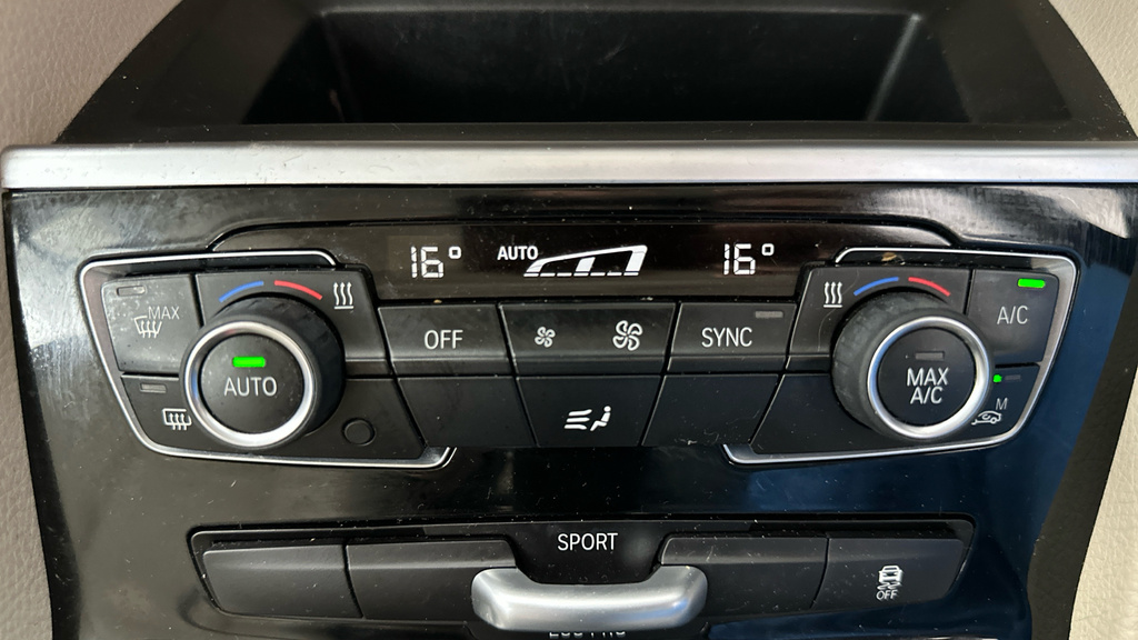 BMW 2 Series Active Tourer 2018 Bmw 2 Series 216D Se Active Tourer White #13