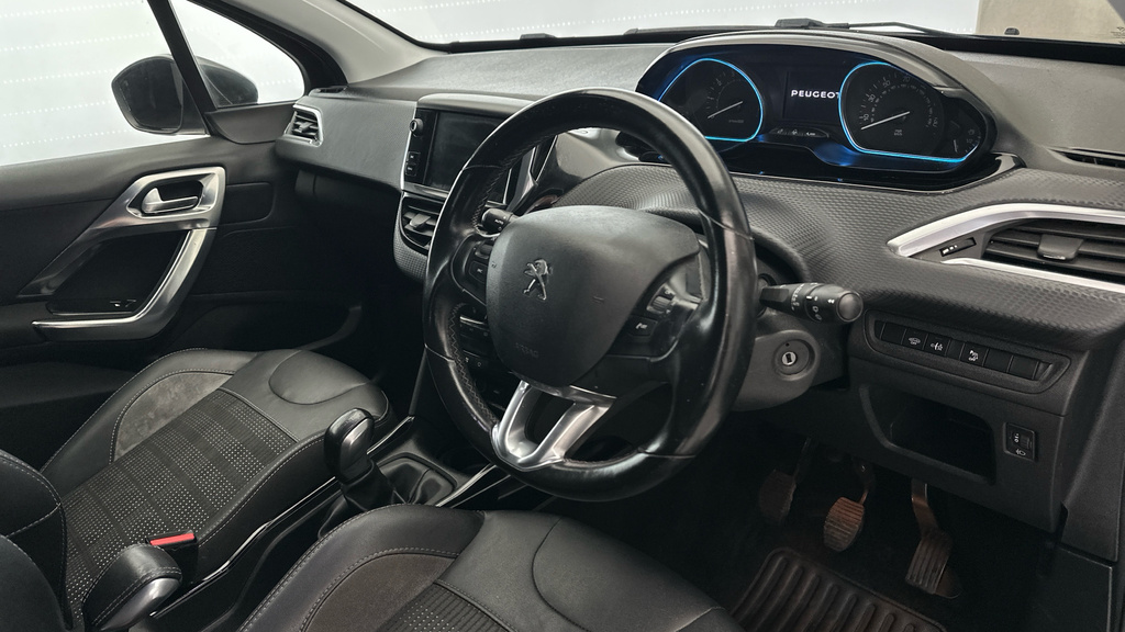 Peugeot 2008 1.2 Puretech Allure 82 Bhp Red #11
