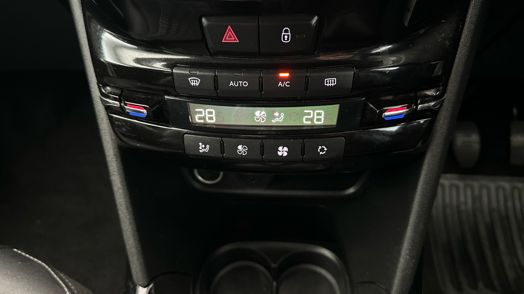 Peugeot 2008 1.2 Puretech Allure 82 Bhp Red #14