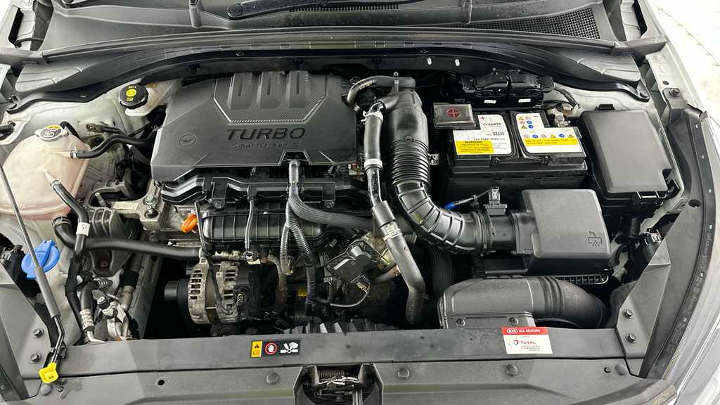 Kia Ceed Hatchback White #24