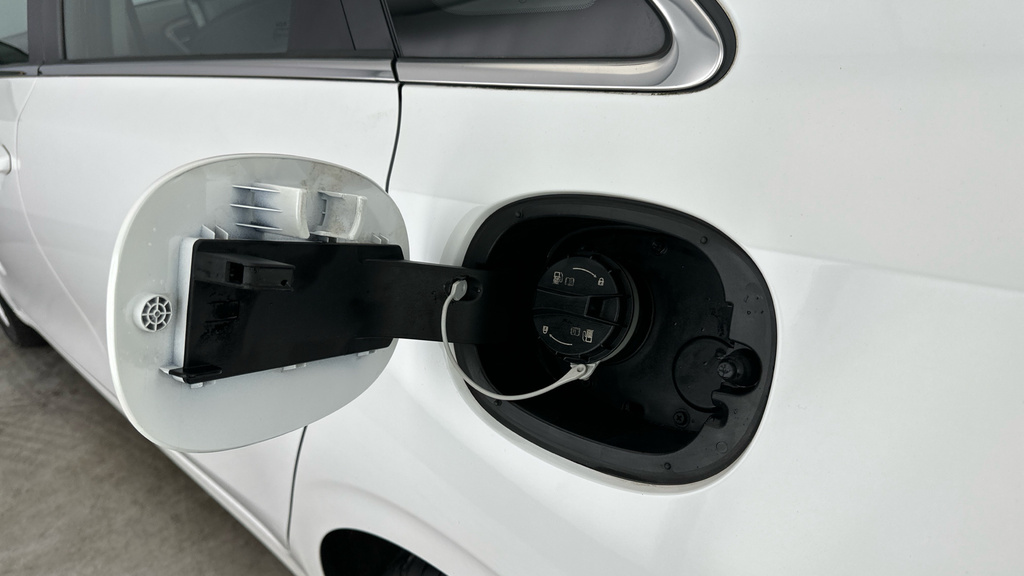 Kia Ceed Hatchback White #29