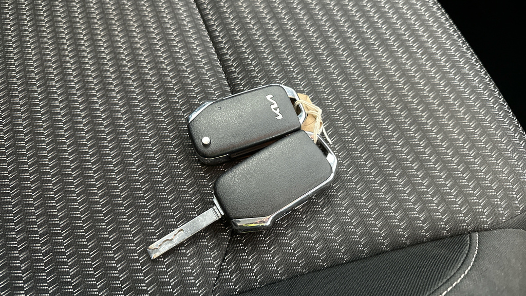 Kia Ceed Hatchback White #30