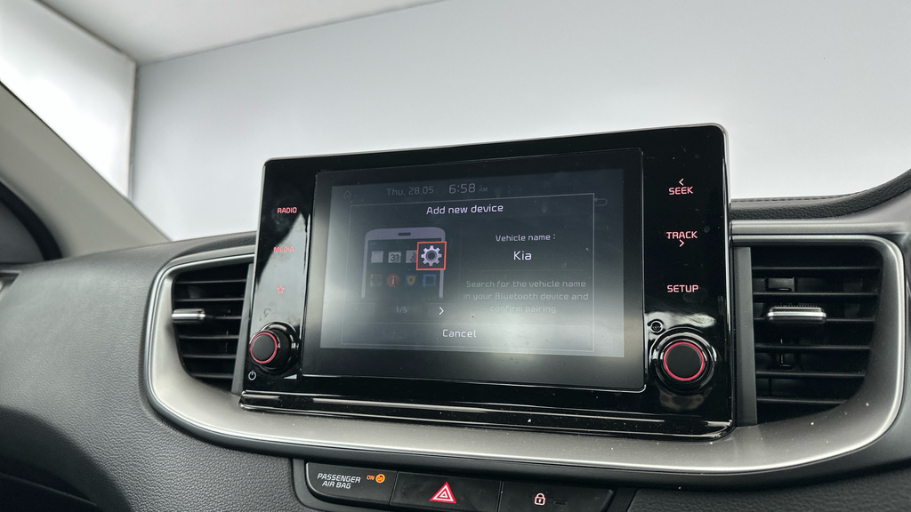 Kia Ceed Hatchback White #17