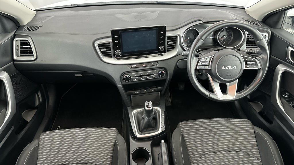 Kia Ceed Hatchback White #15
