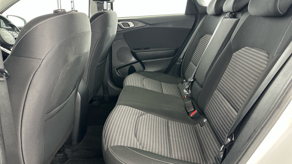 Kia Ceed Hatchback White #22