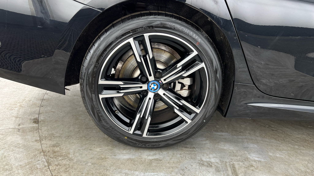 BMW 3 Series 320I M Sport Step Black #24