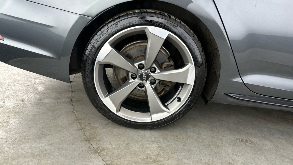 Audi A4 Avant 35 Tfsi Black Edition White #24
