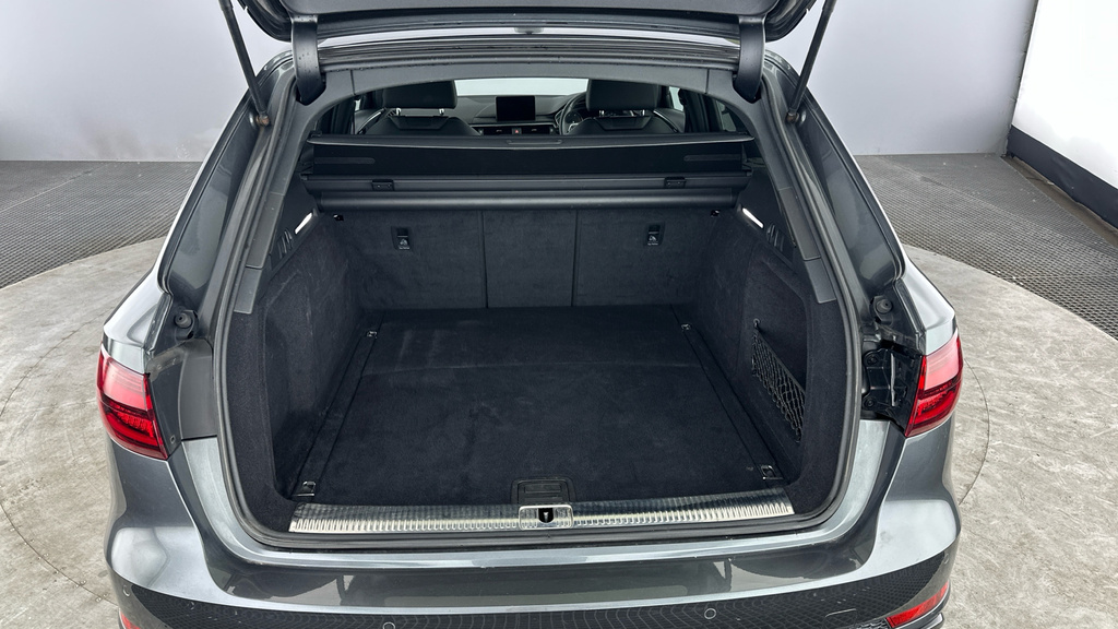 Audi A4 Avant 35 Tfsi Black Edition White #20