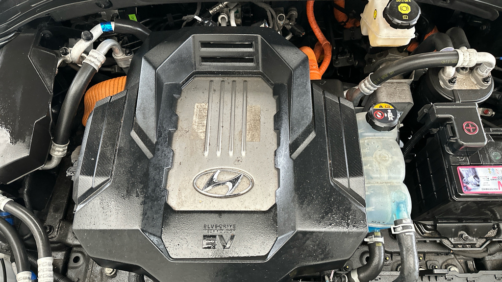 Hyundai Ioniq Premium Grey #24