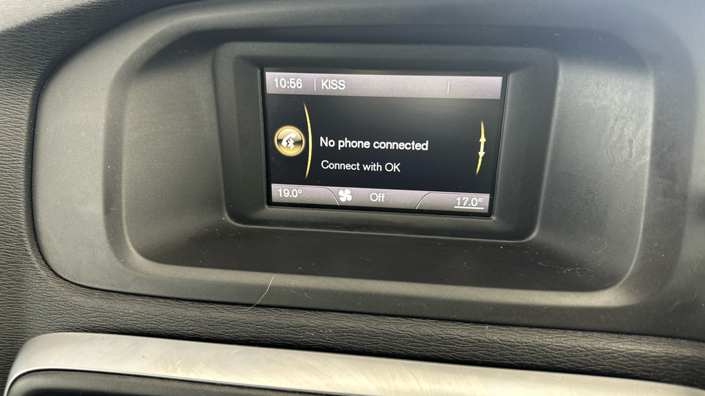 Volvo V40 T2 122 R Design Nav Plus Black #16