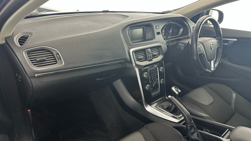 Volvo V40 T2 122 R Design Nav Plus Black #10