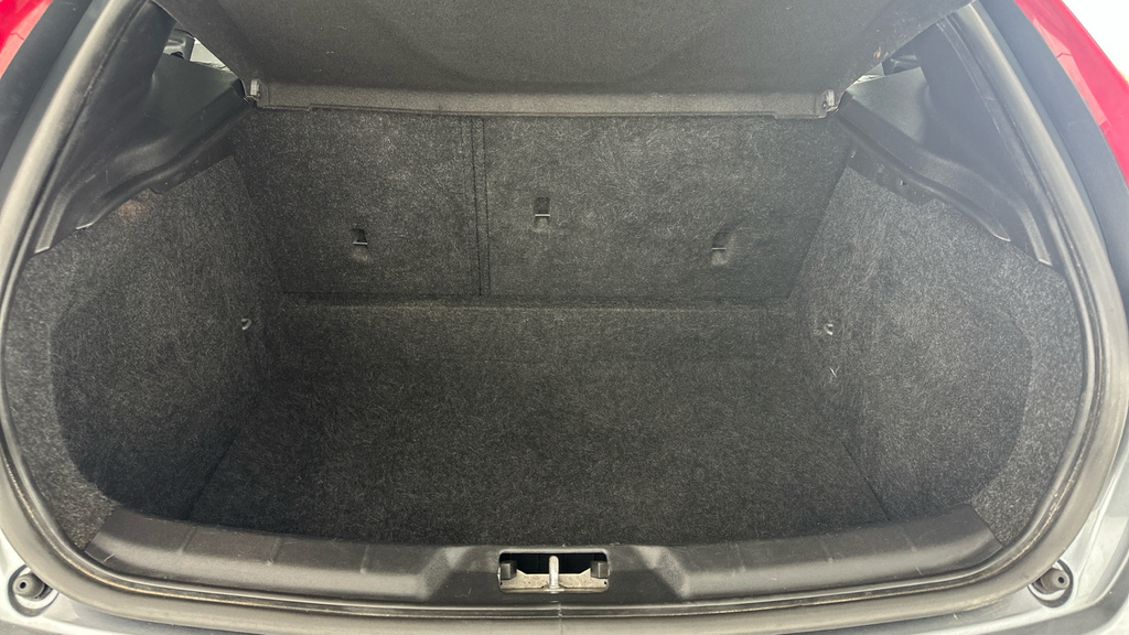 Volvo V40 T2 122 R Design Nav Plus Black #22