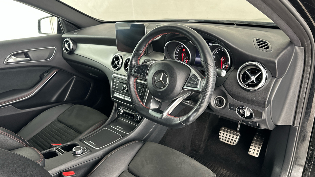 Mercedes-Benz GLA Class Amg Line Grey #13