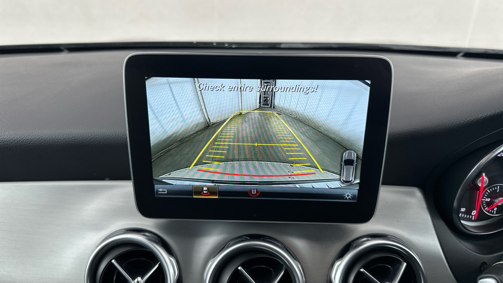 Mercedes-Benz GLA Class Amg Line Grey #17