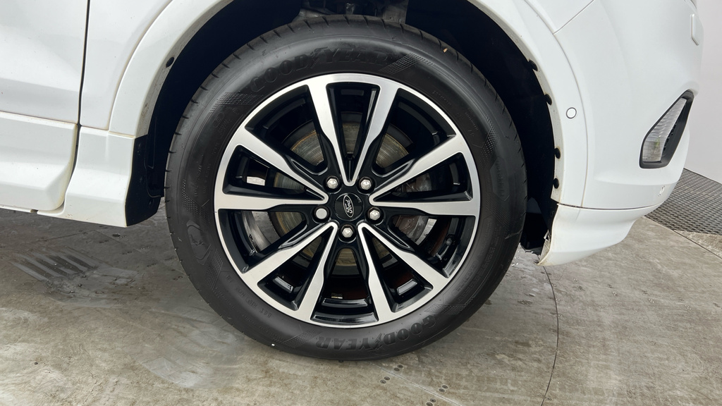 Ford Kuga Hatchback Blue #25