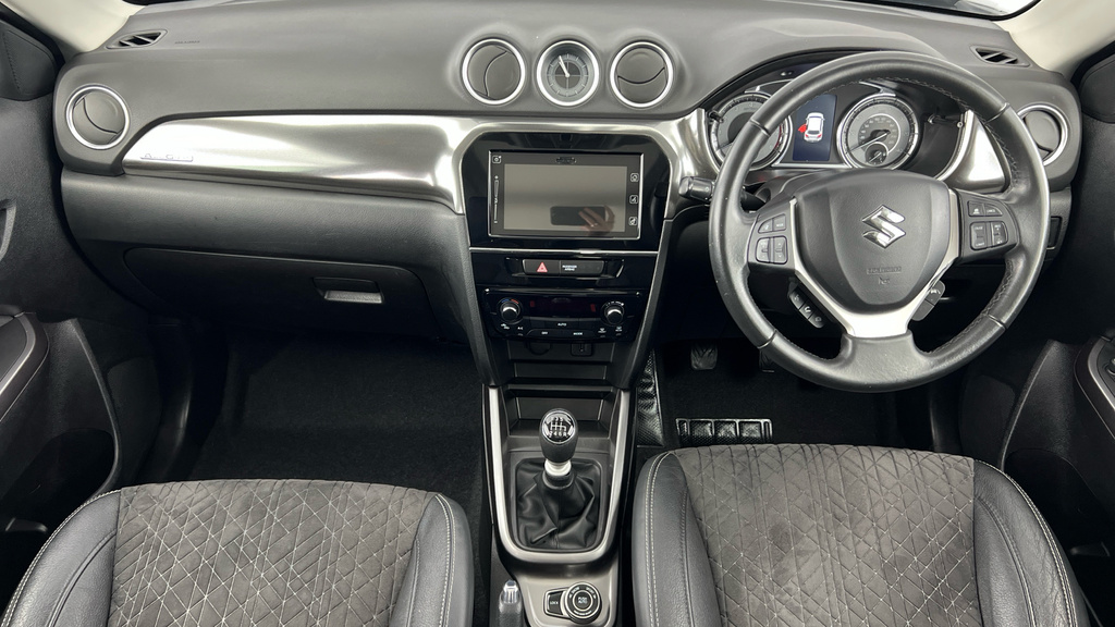 Suzuki Vitara Hatchback Black #17
