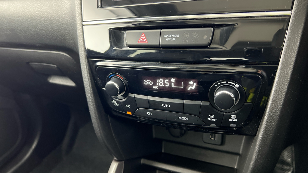 Suzuki Vitara Hatchback Black #21