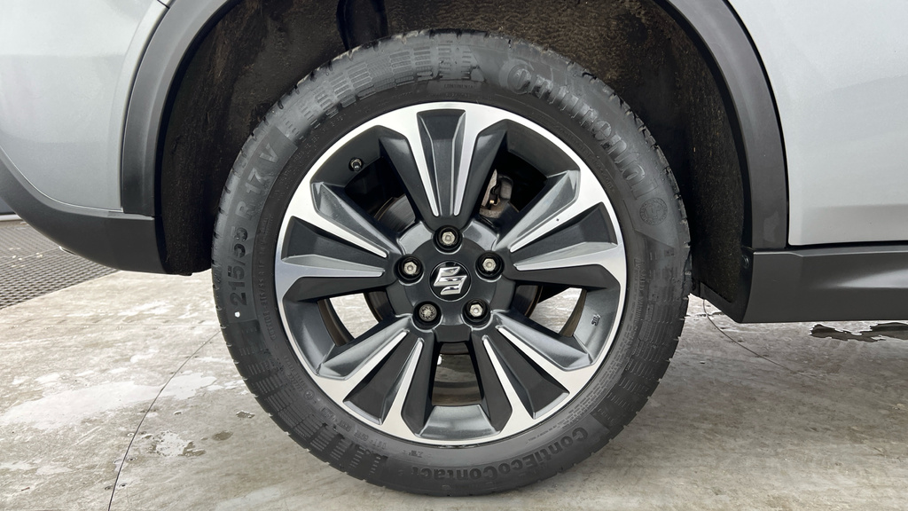 Suzuki Vitara Hatchback Black #30