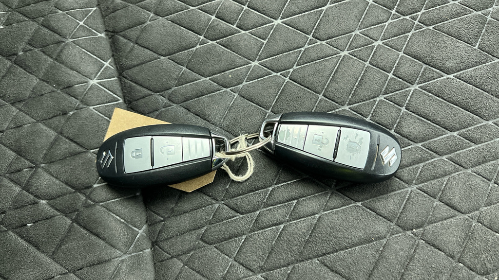Suzuki Vitara Hatchback Black #33