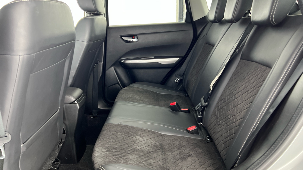 Suzuki Vitara Hatchback Black #25