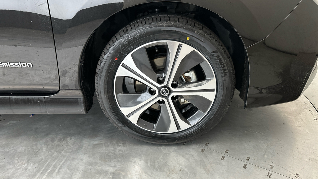 Nissan Leaf E Plus Tekna Red #26