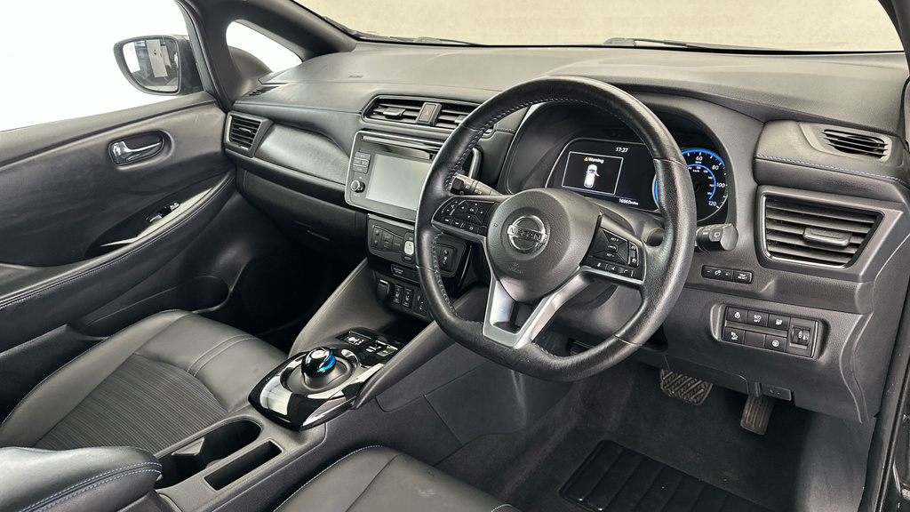 Nissan Leaf E Plus Tekna Red #11