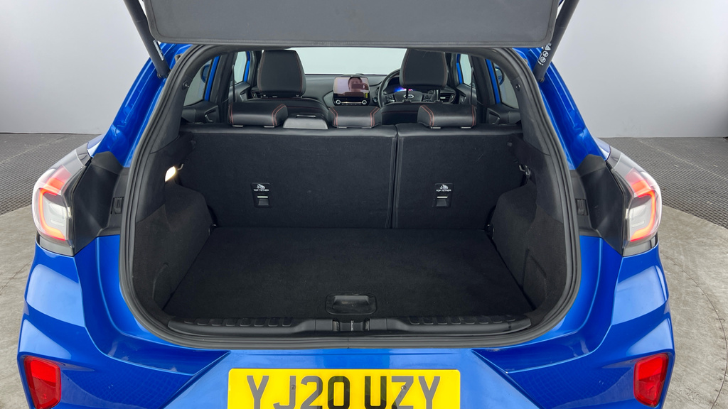 Ford Puma St-line White #18