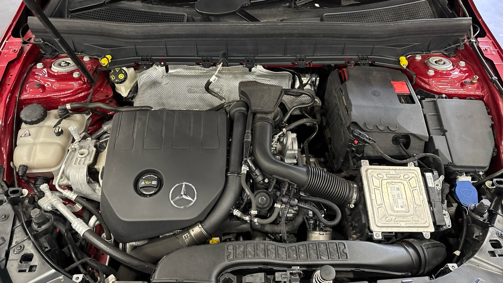Mercedes-Benz GLB Class Glb 200 Amg Line Blue #16