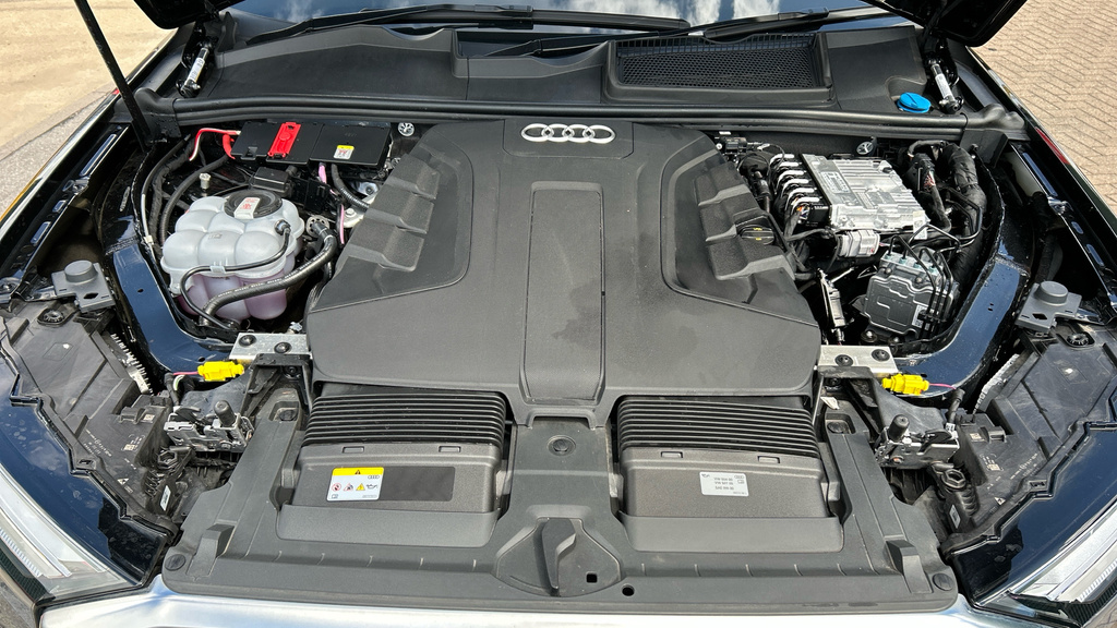 Audi Q7 S Line Black #18