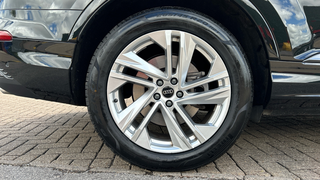 Audi Q7 S Line Black #22