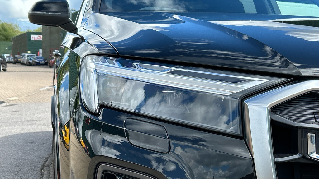 Audi Q7 S Line Black #39
