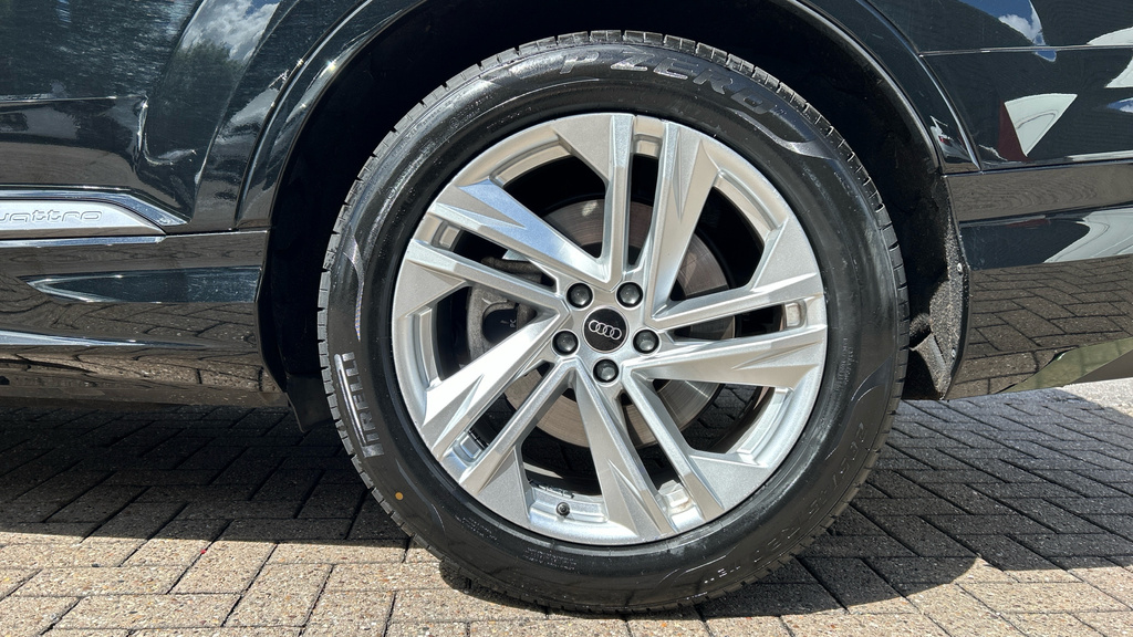 Audi Q7 S Line Black #21