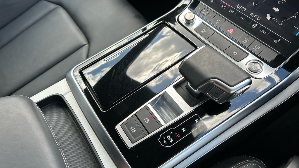 Audi Q7 S Line Black #27