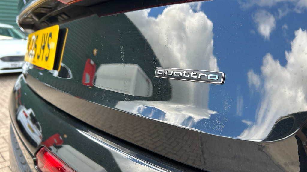 Audi Q7 S Line Black #45