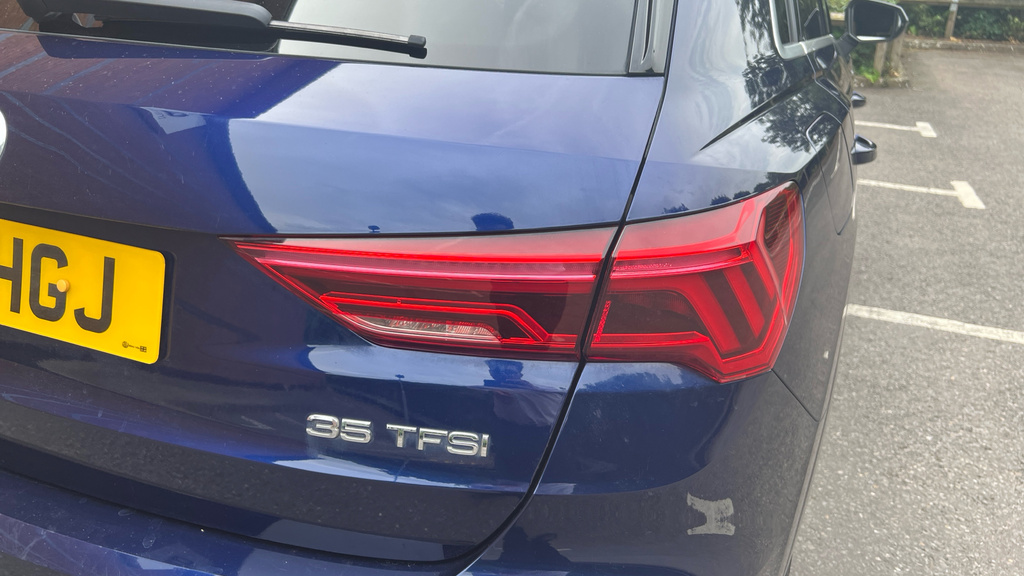 Audi Q3 35 Tfsi Black Edition White #37